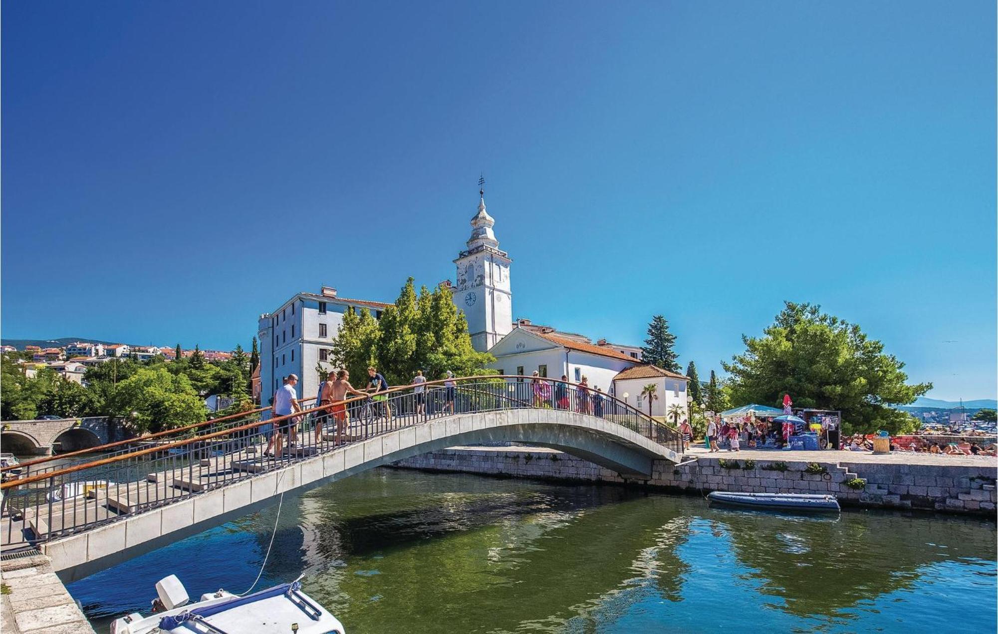 Cozy Apartment In Crikvenica With Kitchen Ngoại thất bức ảnh