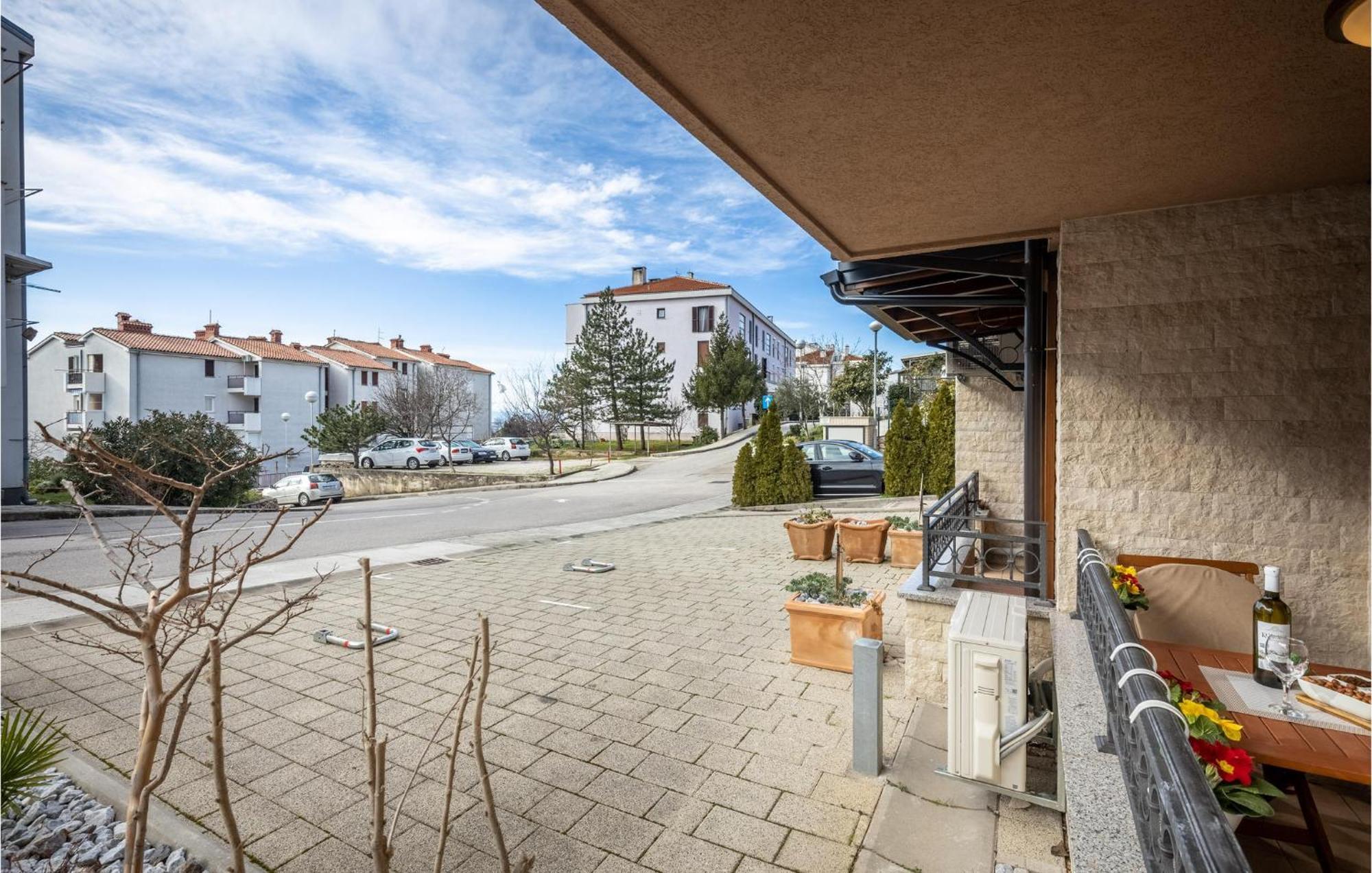 Cozy Apartment In Crikvenica With Kitchen Ngoại thất bức ảnh