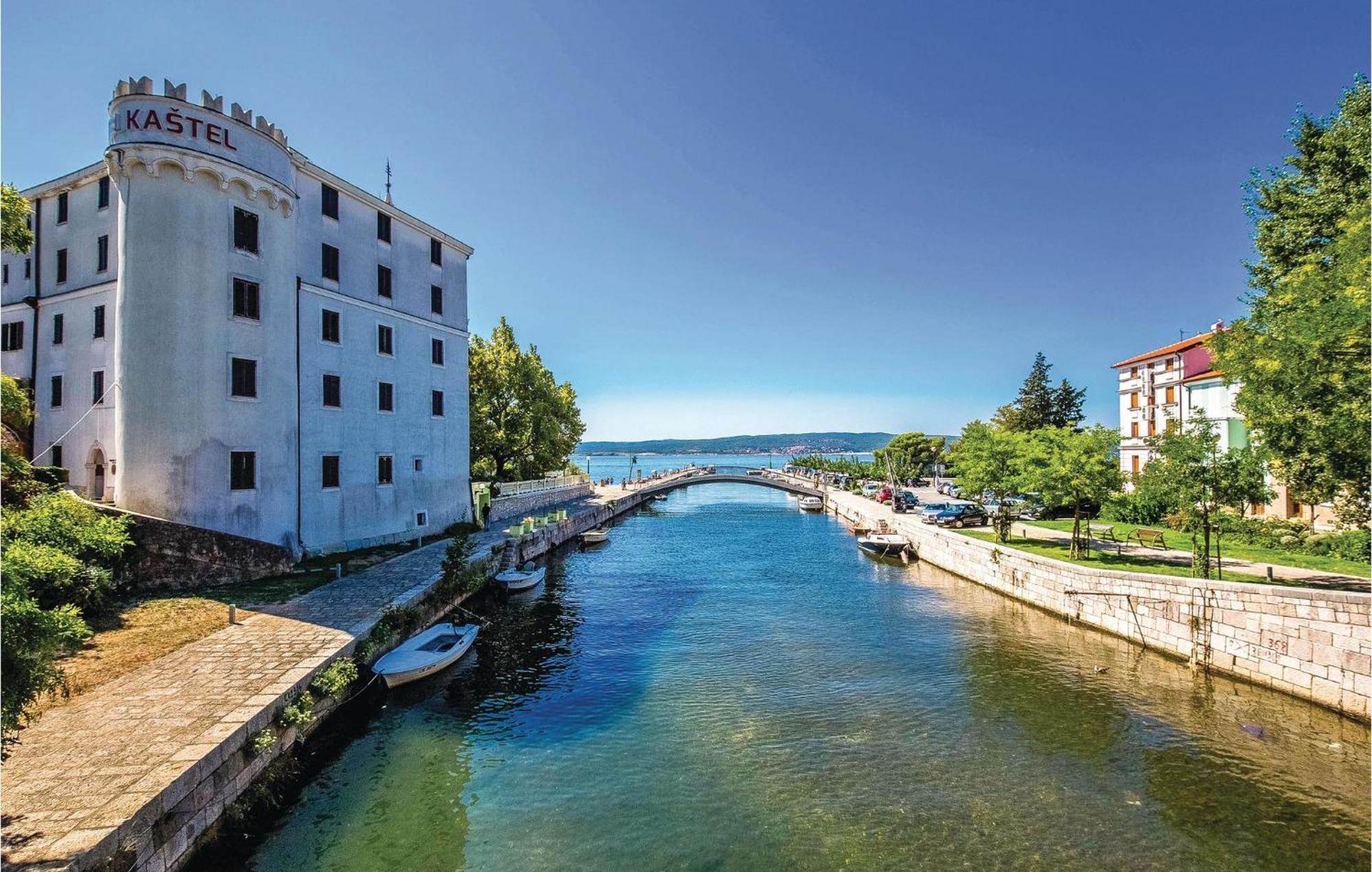 Cozy Apartment In Crikvenica With Kitchen Ngoại thất bức ảnh